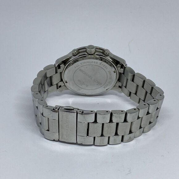 Michael Kors Runway MK5076 Women's Silver Stainless Steel Analog Dial Watch RQ44 - Picture 10 of 12